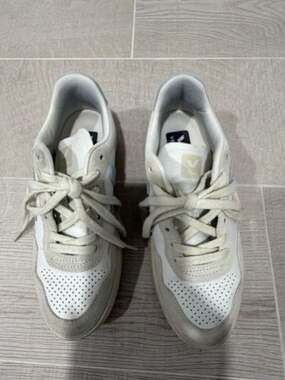 VEJA V-90 Leather and Suede Low-Top Sneakers White Steel